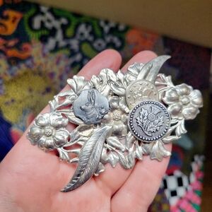 Vintage Silver Balboa Floral Rabbit Coin Piece